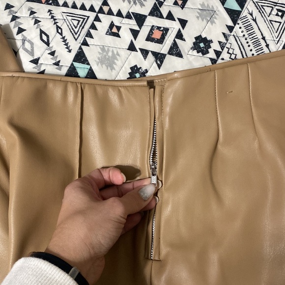Faux leather Zara pant - Picture 4 of 6